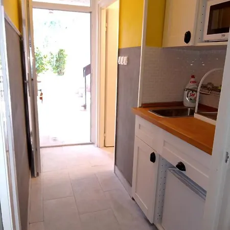 Mayer's Harbor Apartman Alsóörs